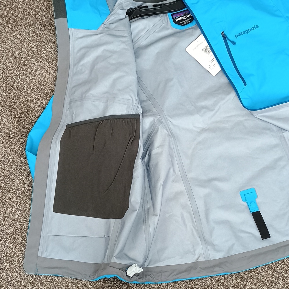 NWT Patagonia Triolet Jacket, Ultramarine Turquoise Wm's LG Gore-Tex - Picture 4 of 9